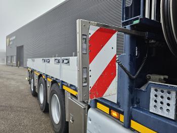 FH 420 10x4 / 85 t/m CRANE + JIB / KRAN